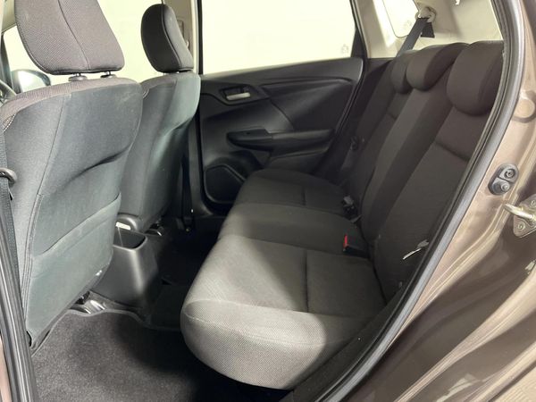 2016-Honda-Jazz-12-Comfort-Auto image:3