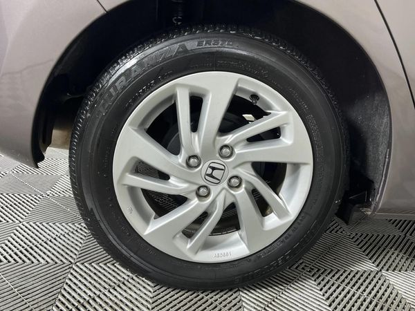 2016-Honda-Jazz-12-Comfort-Auto image:7