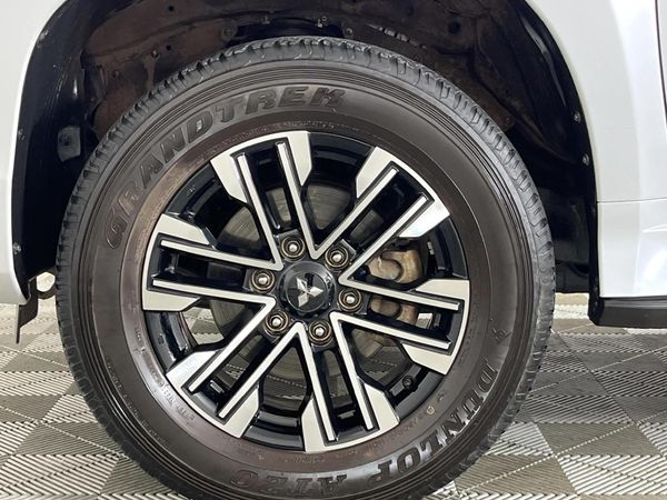 2022-Mitsubishi-Pajero-Sport-24D-Auto image:3