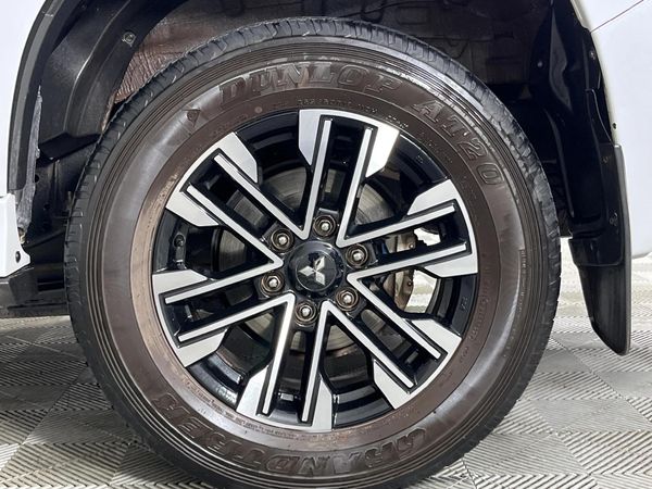 2022-Mitsubishi-Pajero-Sport-24D-Auto image:5