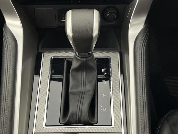2022-Mitsubishi-Pajero-Sport-24D-Auto image:8