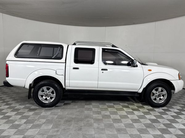 2021-Nissan-NP300-25-TDi-4x4-Double-Cab image:9
