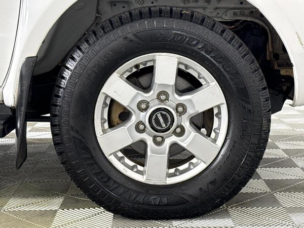 2021-Nissan-NP300-25-TDi-4x4-Double-Cab image:3