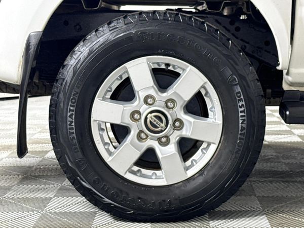 2021-Nissan-NP300-25-TDi-4x4-Double-Cab image:5