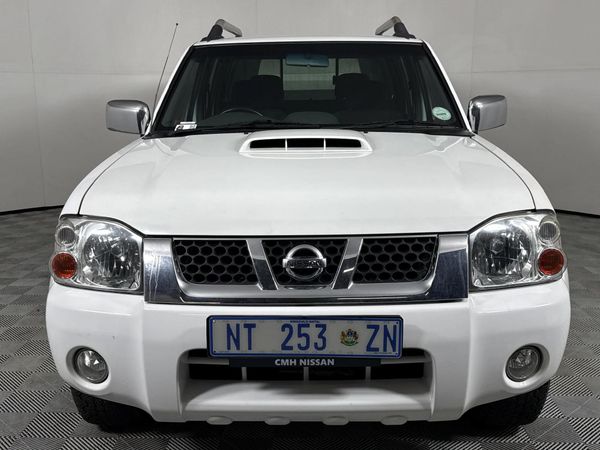2021-Nissan-NP300-25-TDi-4x4-Double-Cab image:7