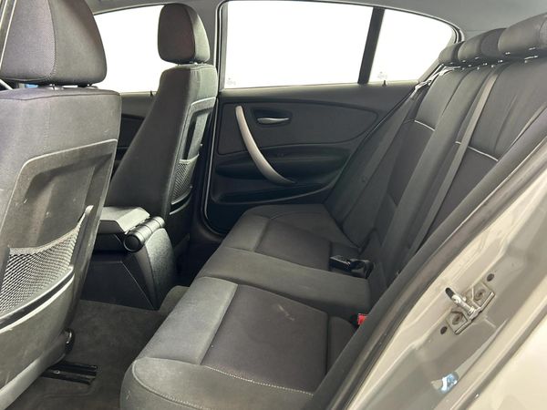 2008-BMW-1-Series-118i-5-dr-Exclusive image:3