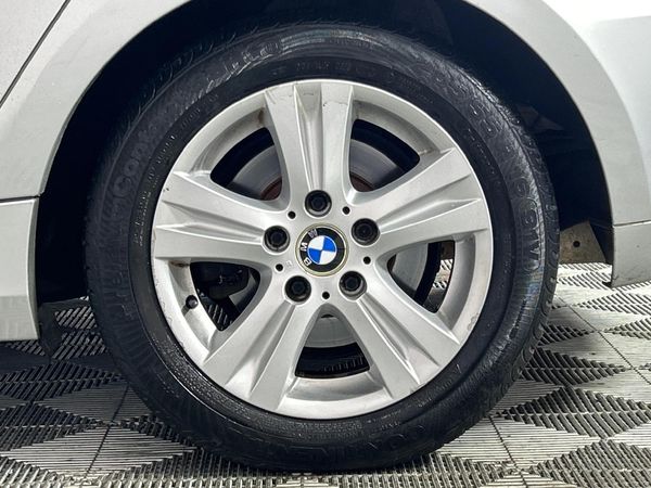 2008-BMW-1-Series-118i-5-dr-Exclusive image:6