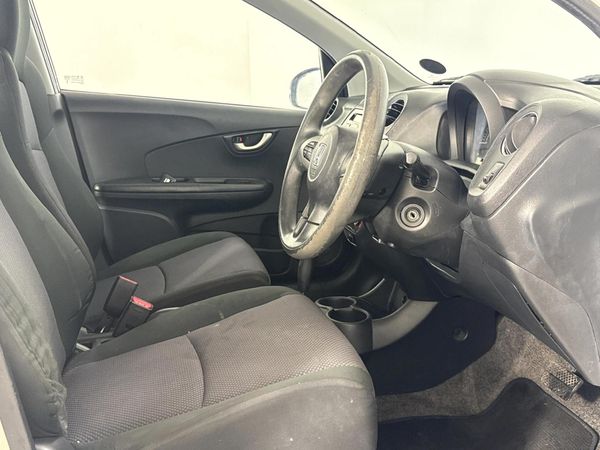 2015-Honda-Brio-12-Comfort-5-dr-Auto image:9