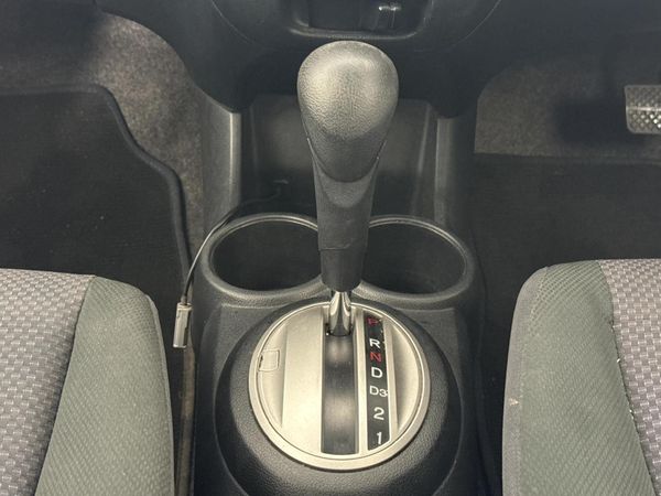 2015-Honda-Brio-12-Comfort-5-dr-Auto image:10