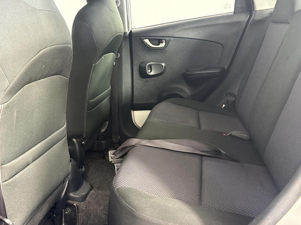 2015-Honda-Brio-12-Comfort-5-dr-Auto image:3