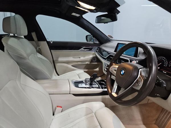 2018-BMW-7-Series-730d-M-Sport image:10