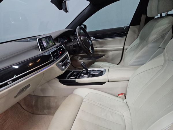 2018-BMW-7-Series-730d-M-Sport image:14