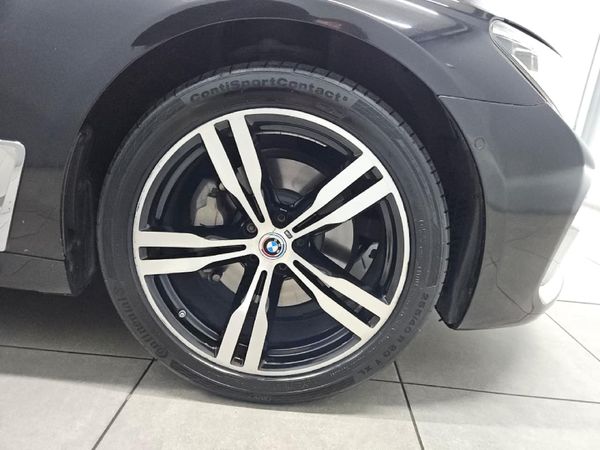 2018-BMW-7-Series-730d-M-Sport image:5