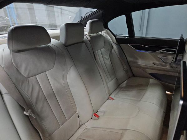 2018-BMW-7-Series-730d-M-Sport image:7