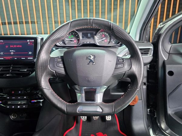 2019-Peugeot-208-12T-PureTech-GT-Line-5-dr image:9