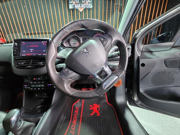 2019-Peugeot-208-12T-PureTech-GT-Line-5-dr image:17
