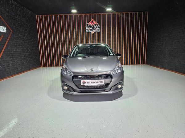 2019-Peugeot-208-12T-PureTech-GT-Line-5-dr image:1
