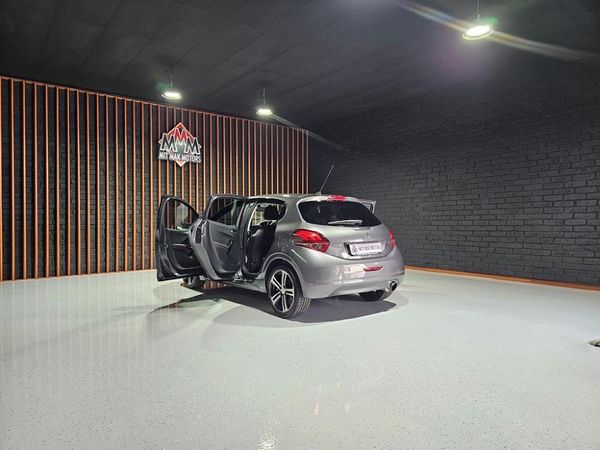 2019-Peugeot-208-12T-PureTech-GT-Line-5-dr image:22