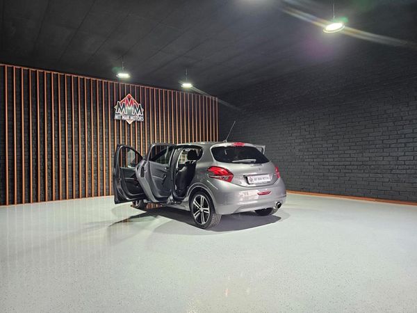 2019-Peugeot-208-12T-PureTech-GT-Line-5-dr image:23