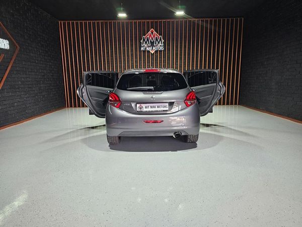 2019-Peugeot-208-12T-PureTech-GT-Line-5-dr image:24