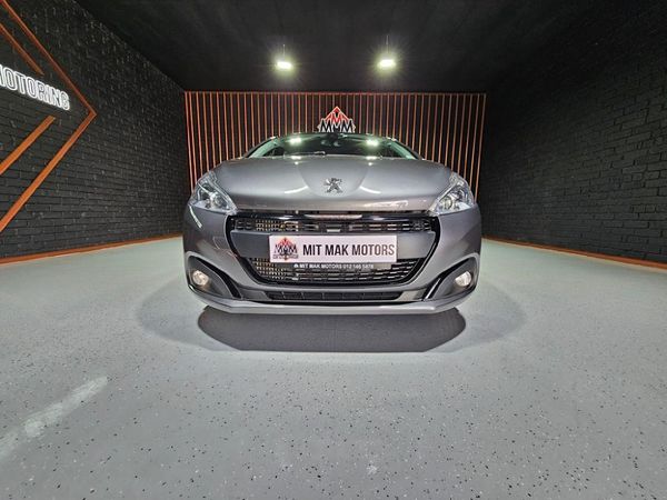 2019-Peugeot-208-12T-PureTech-GT-Line-5-dr image:4