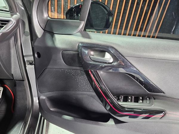 2019-Peugeot-208-12T-PureTech-GT-Line-5-dr image:7