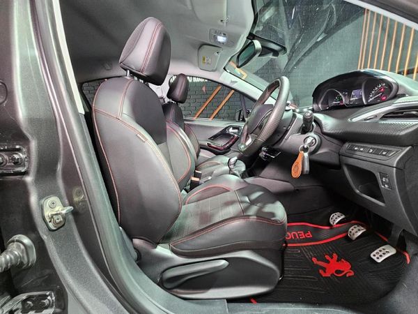 2019-Peugeot-208-12T-PureTech-GT-Line-5-dr image:8