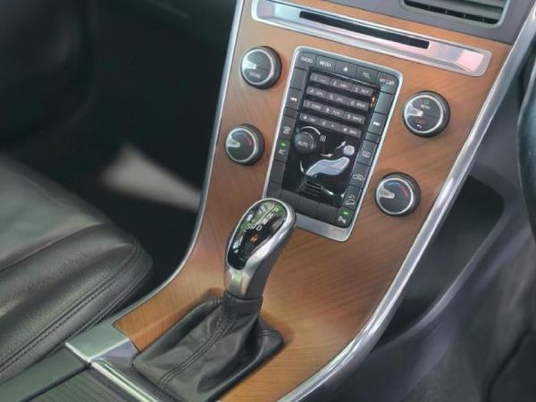 2014-Volvo-XC60-D4-Excel-Auto-Drive-E image:9