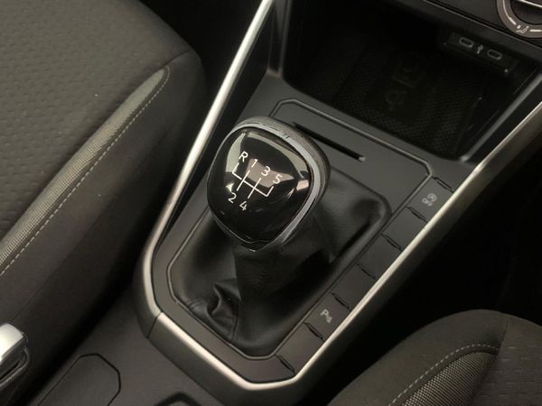 2023-Volkswagen-Polo-10-TSI-Life image:8