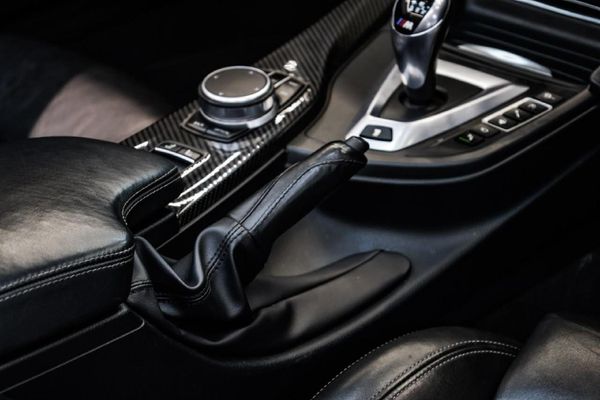 2019-BMW-M4-Convertible-Auto image:12