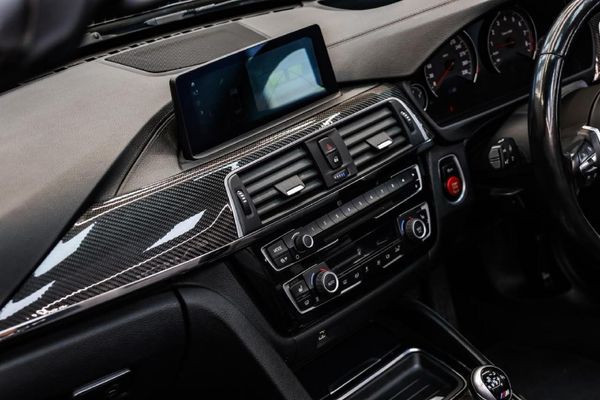 2019-BMW-M4-Convertible-Auto image:17
