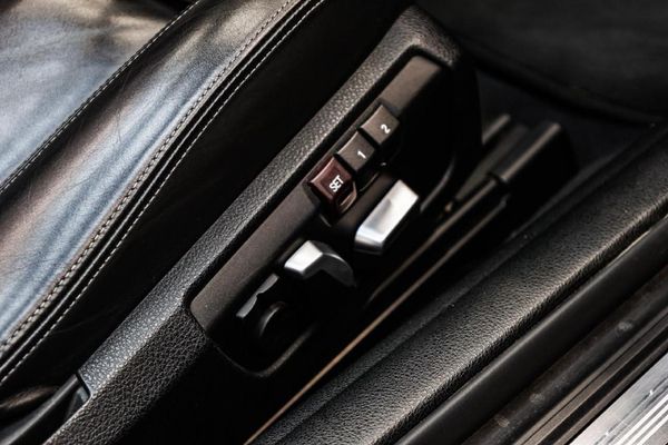 2019-BMW-M4-Convertible-Auto image:18