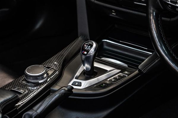 2019-BMW-M4-Convertible-Auto image:6