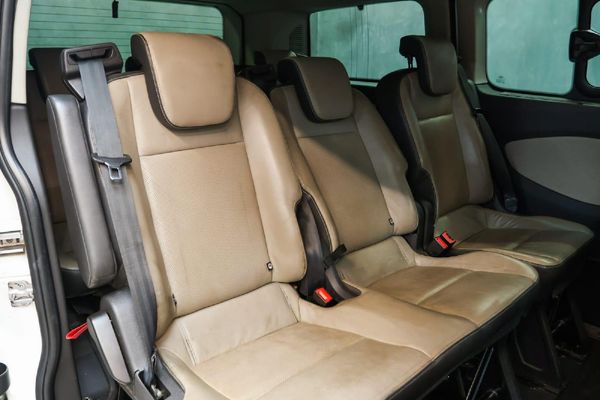 2016-Ford-Tourneo-Custom-LTD-22-TDCi-SWB-114kW image:10
