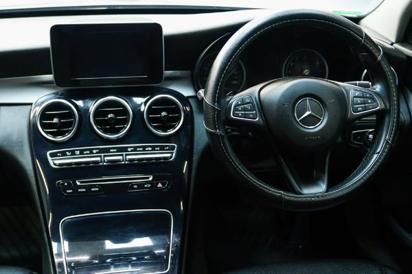 2017-Mercedes-Benz-C-Class-C-180-Auto image:10