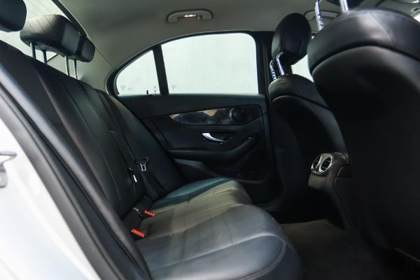 2017-Mercedes-Benz-C-Class-C-180-Auto image:14