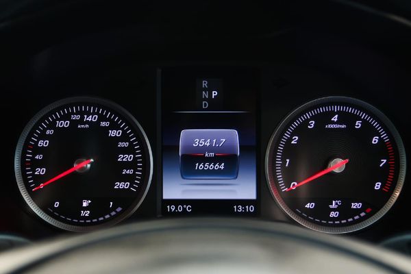 2017-Mercedes-Benz-C-Class-C-180-Auto image:6