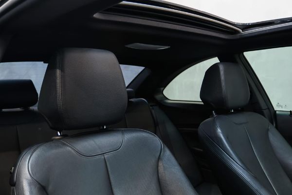 2016-BMW-2-Series-M235i-Coupe-Auto image:13