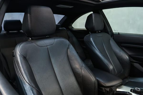 2016-BMW-2-Series-M235i-Coupe-Auto image:15