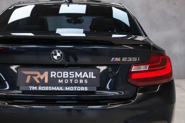 2016-BMW-2-Series-M235i-Coupe-Auto image:19