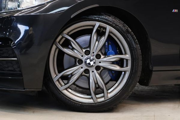 2016-BMW-2-Series-M235i-Coupe-Auto image:4