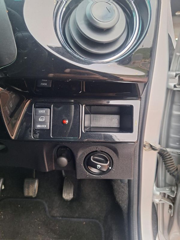 2019-Toyota-Etios-Cross-15-XS-5-dr image:12