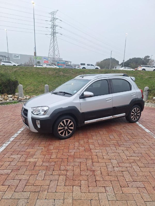 2019-Toyota-Etios-Cross-15-XS-5-dr image:6