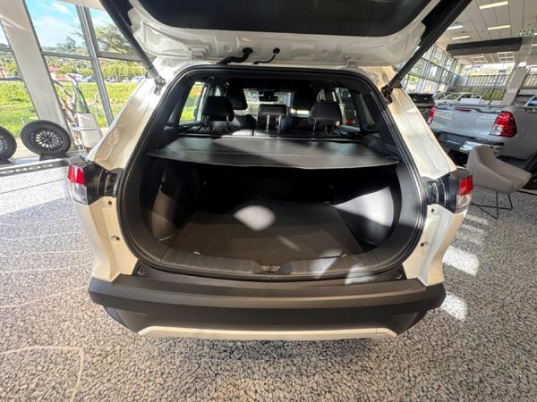 2026-Toyota-Corolla-Cross-18-XR image:8