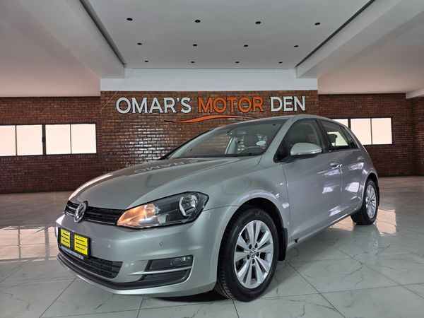 2014-Volkswagen-Golf-VII-20-TDI-Comfortline image:1