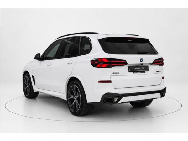 2025-BMW-X5-xDrive50e-M-Sport-Pro image:3