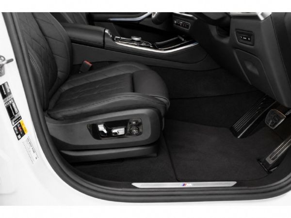 2025-BMW-X5-xDrive50e-M-Sport-Pro image:8