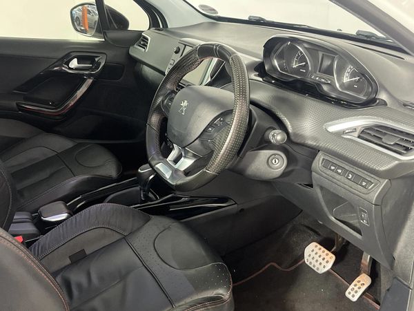 2019-Peugeot-2008-12T-PureTech-GT-Line-Auto image:9