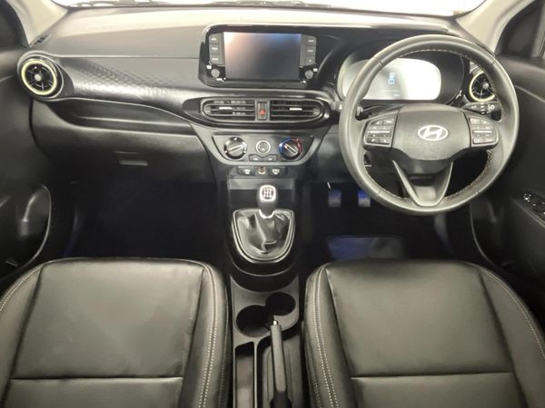 2026-Hyundai-Exter-12-Executive image:1