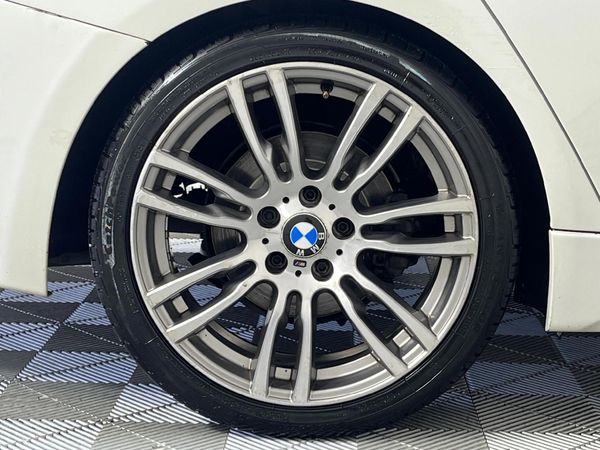 2013-BMW-3-Series-320d-M-Sport-Auto image:7
